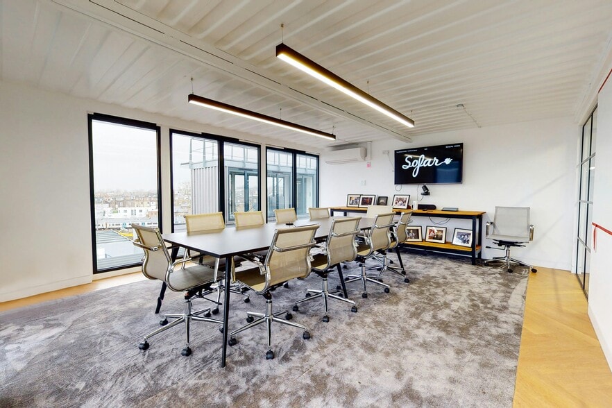 212 Regents Park Rd, London to rent - Interior Photo - Image 3 of 38