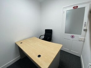 58 Tavistock St, Bedford to rent Interior Photo- Image 2 of 3