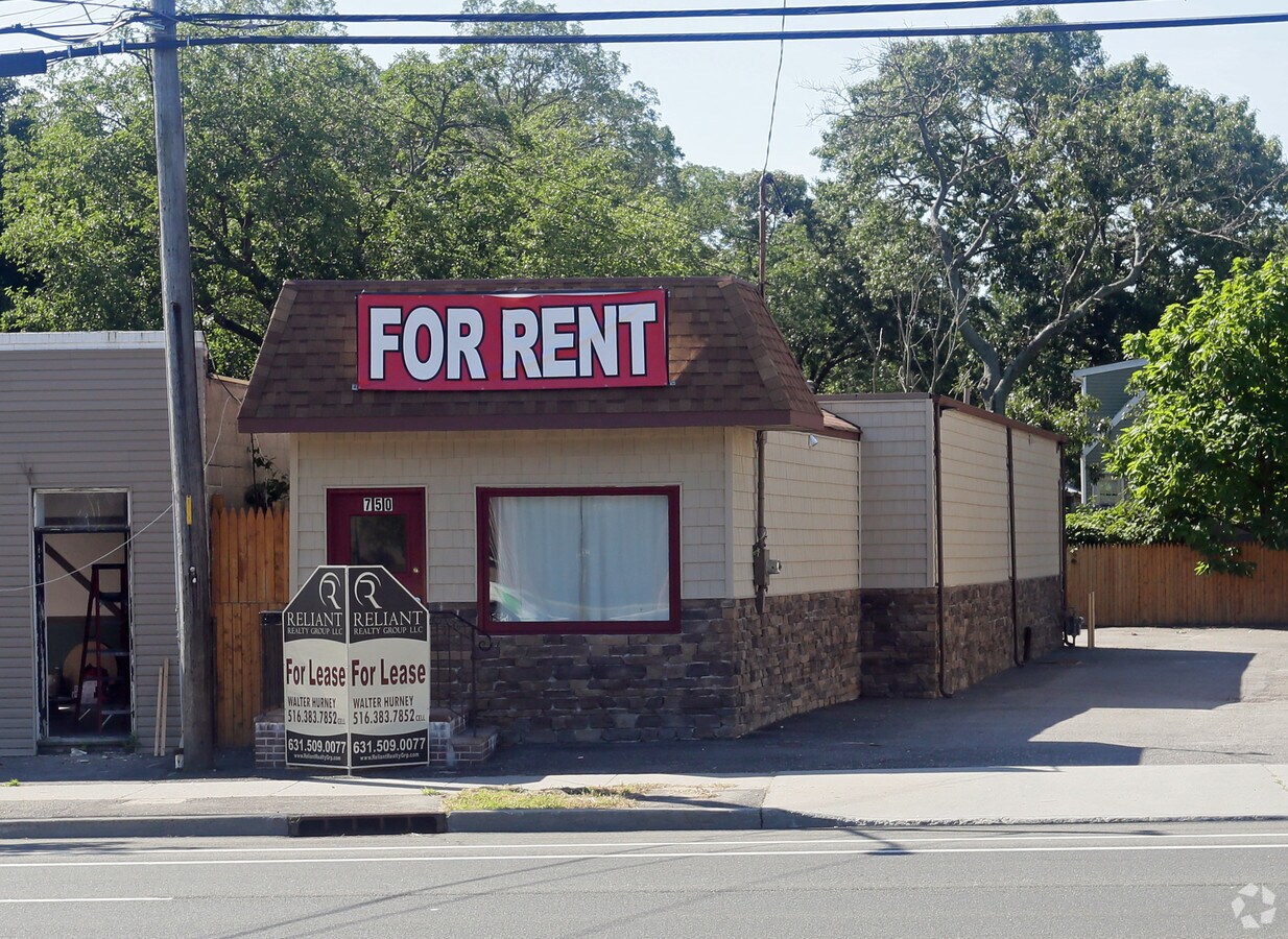 750 Middle Country Rd, Selden, NY 11784 UK