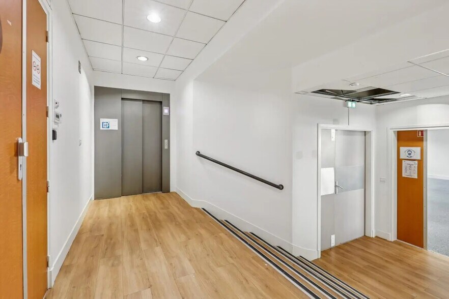 10/12 Rue Massue, Vincennes to rent - Interior Photo - Image 3 of 10