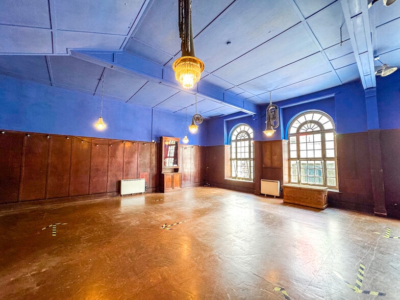 13-14 Webber St, Falmouth for sale - Interior Photo - Image 2 of 10