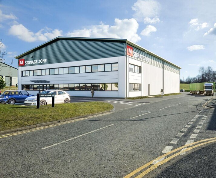 First Ave, Kingswinford to rent - Building Photo - Image 3 of 13