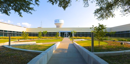 High Tech Manufacturing Complex portfolio of 4 properties for sale on LoopNet.co.uk Building Photo- Image 1 of 5