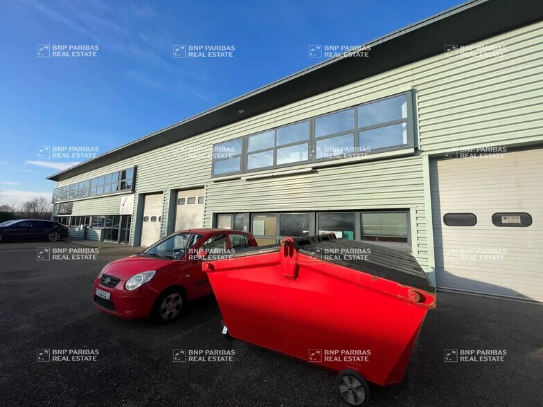 5 Rue Du Dépôt, Niederhausbergen to rent - Primary Photo - Image 1 of 12