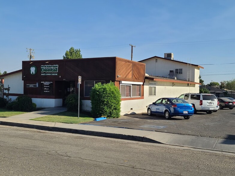 215 China Grade Loop, Bakersfield, CA for rent - Primary Photo - Image 1 of 10