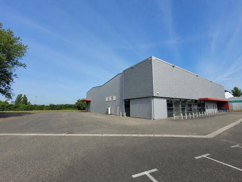 Light Industrial in Montauban for sale - Building Photo - Image 2 of 2