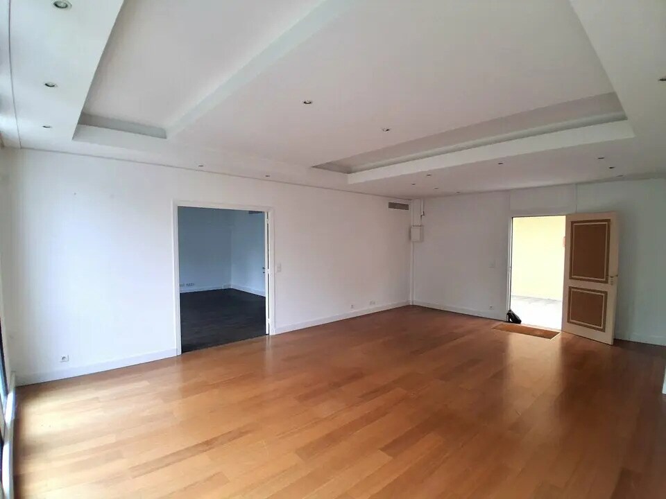 Vente Bureaux 75 m² - Photo 1