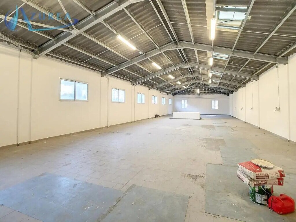 Location Local d'activités 292 m² - Photo 1