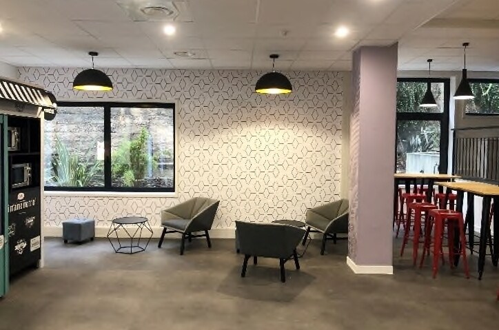 Office in Levallois-Perret to rent - Building Photo - Image 3 of 7