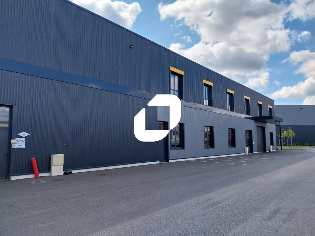 Light Industrial in Neuville-sur-Saône to rent Building Photo- Image 1 of 9
