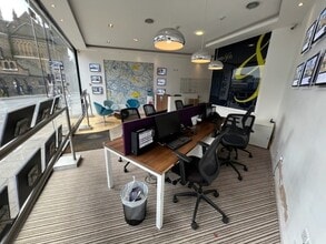 52 High St, London to rent Building Photo- Image 1 of 4