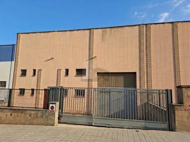 Industrial in Rubí, Barcelona to rent - Building Photo - Image 2 of 4