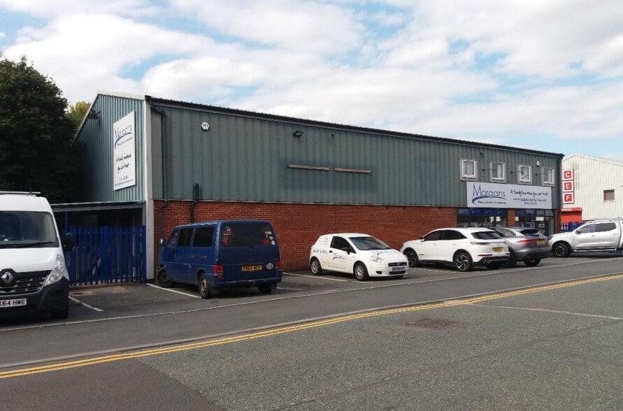 Maesbury Rd, Oswestry for sale - Primary Photo - Image 1 of 1