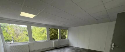 Light Industrial in Aulnay-sous-Bois to rent Building Photo- Image 2 of 3