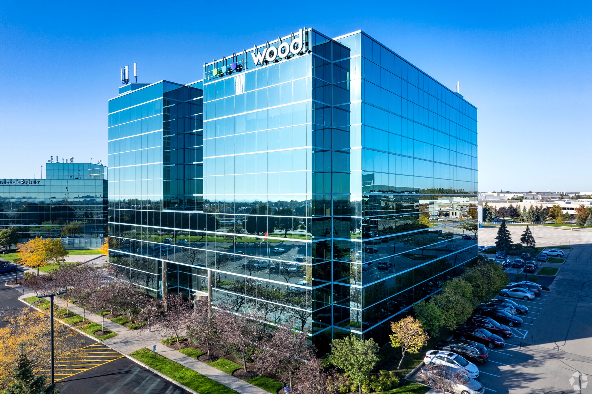 2020 Winston Park Dr, Oakville, ON to rent Primary Photo- Image 1 of 8