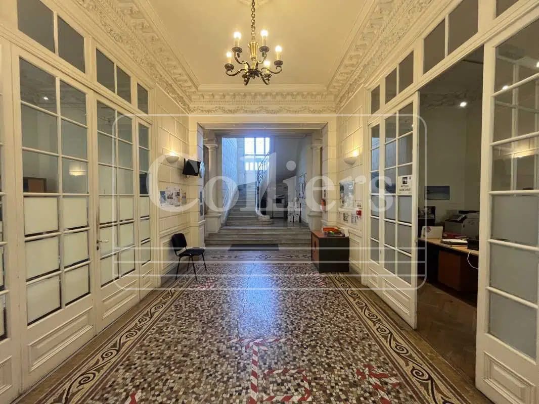 Office in Marseille to rent Lobby- Image 1 of 2
