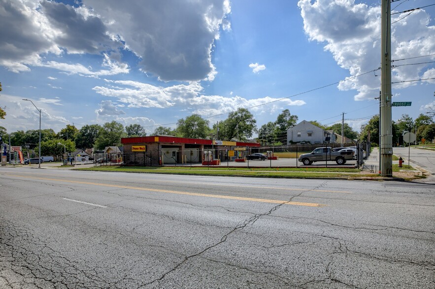 7030 Troost Ave, Kansas City, MO for sale - Building Photo - Image 3 of 24