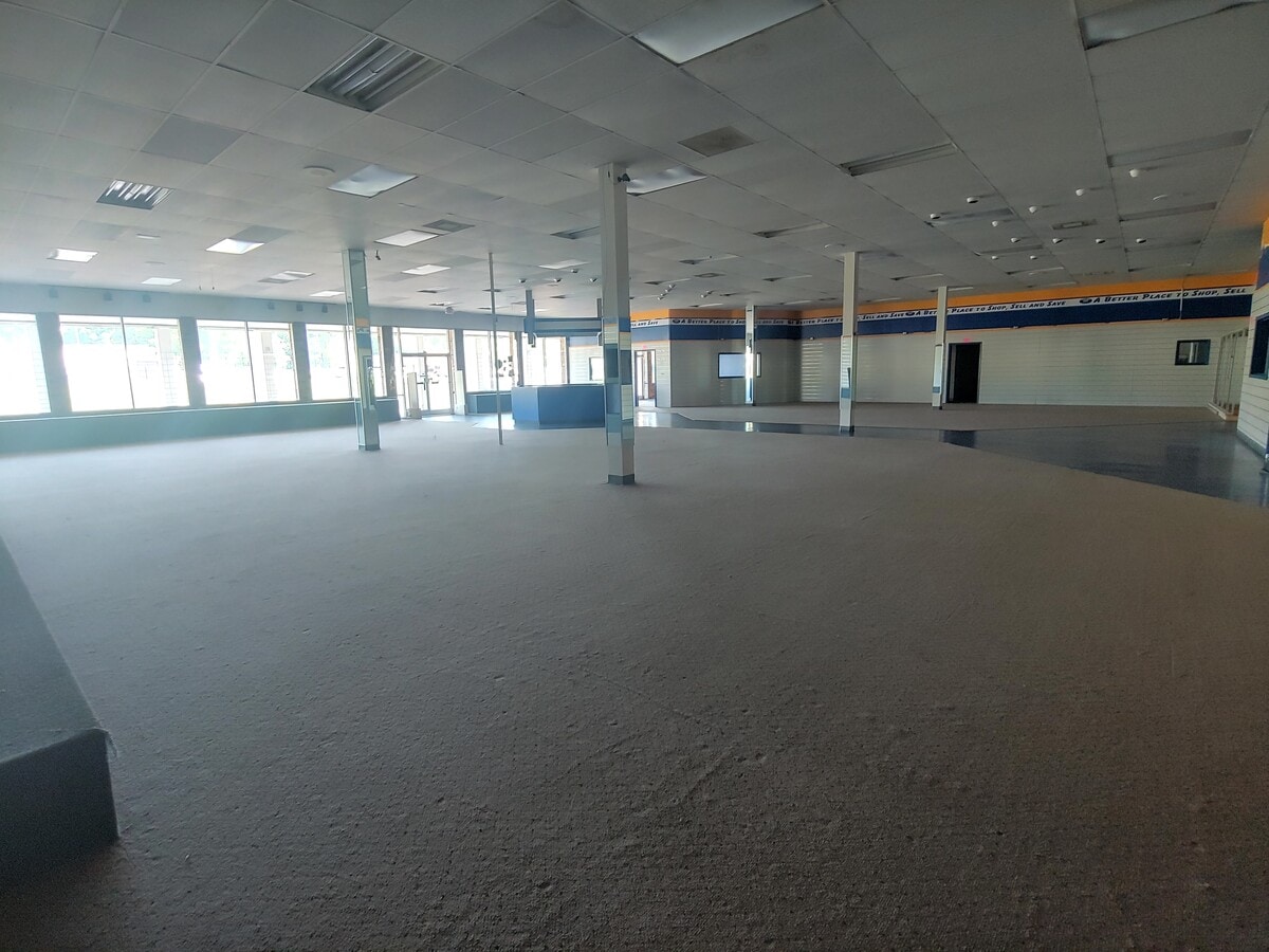 3901 W Gate City Blvd, Greensboro 27407