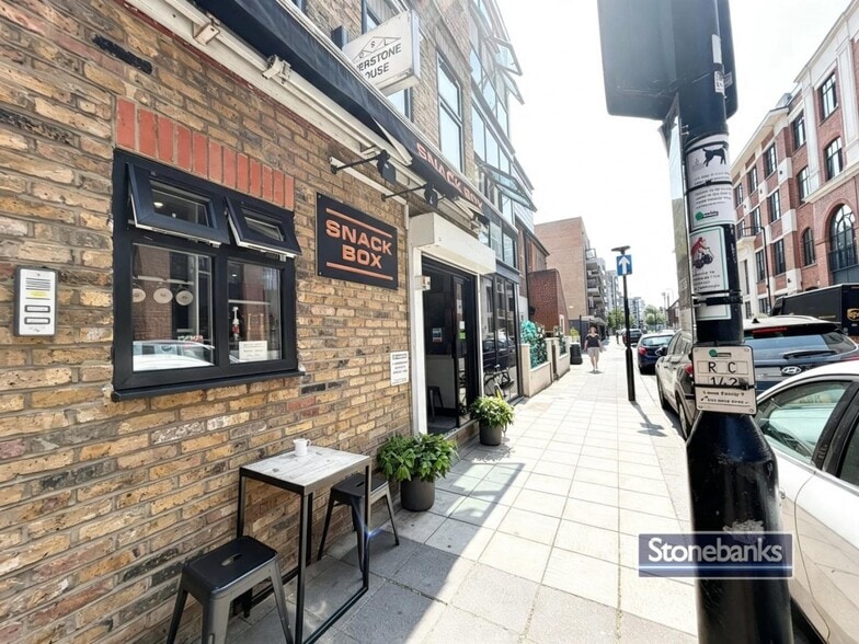 Warple Way, London to rent - Building Photo - Image 2 of 3