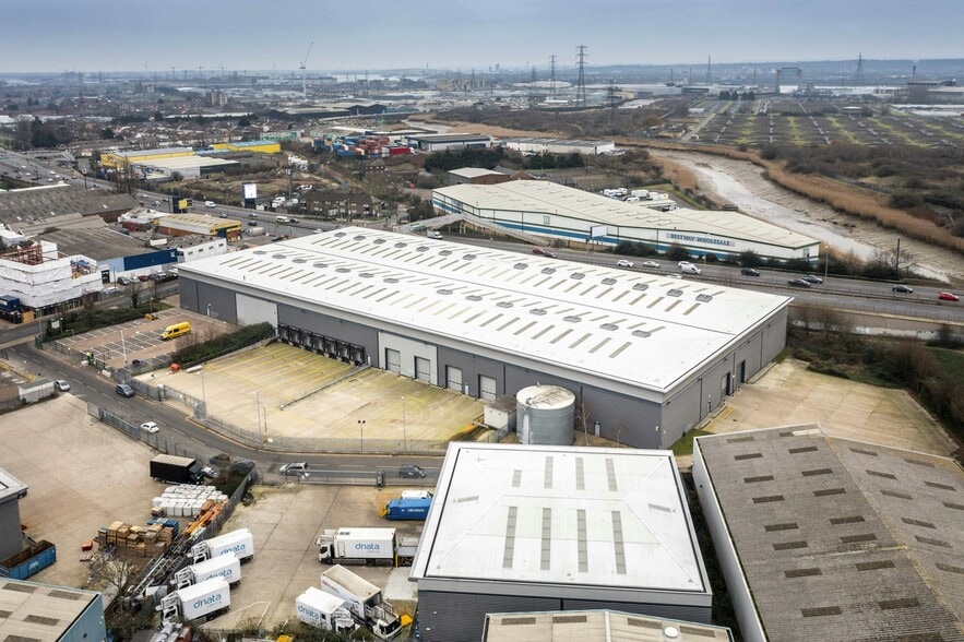 13 Gascoigne Rd, Barking to rent - Building Photo - Image 3 of 16