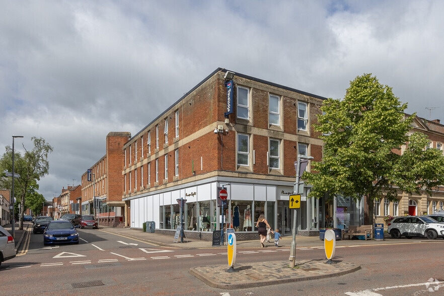 Abbey St, Market Harborough to rent - Building Photo - Image 3 of 4