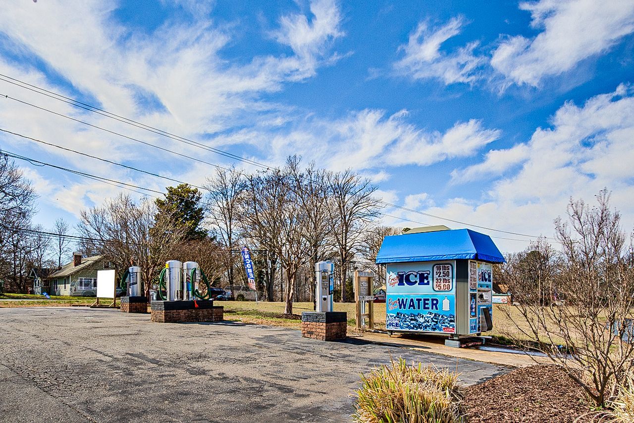 951 Hasty School Rd, Thomasville 27360 Hasty Car Wash