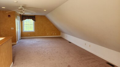 286 New Portland Rd, Gorham, ME for rent Interior Photo- Image 1 of 3