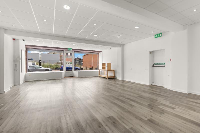 42-44 Queens Rd, Nuneaton to rent Interior Photo- Image 1 of 2