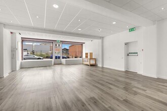 42-44 Queens Rd, Nuneaton to rent Interior Photo- Image 1 of 2