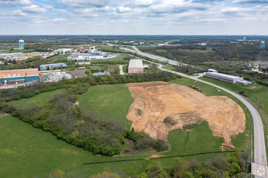 975 Rolling Hills Ln, Winchester, KY for rent - Aerial - Image 2 of 4