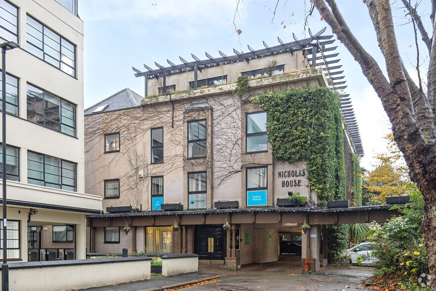 River Front, Enfield to rent - Building Photo - Image 1 of 10