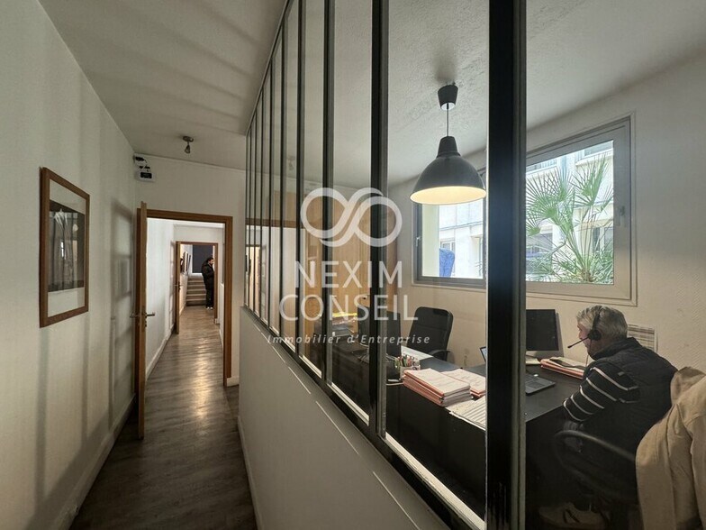 Office in Levallois-Perret to rent - Building Photo - Image 3 of 12