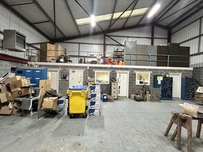 Gladstone St, Oldham to rent Interior Photo- Image 1 of 6