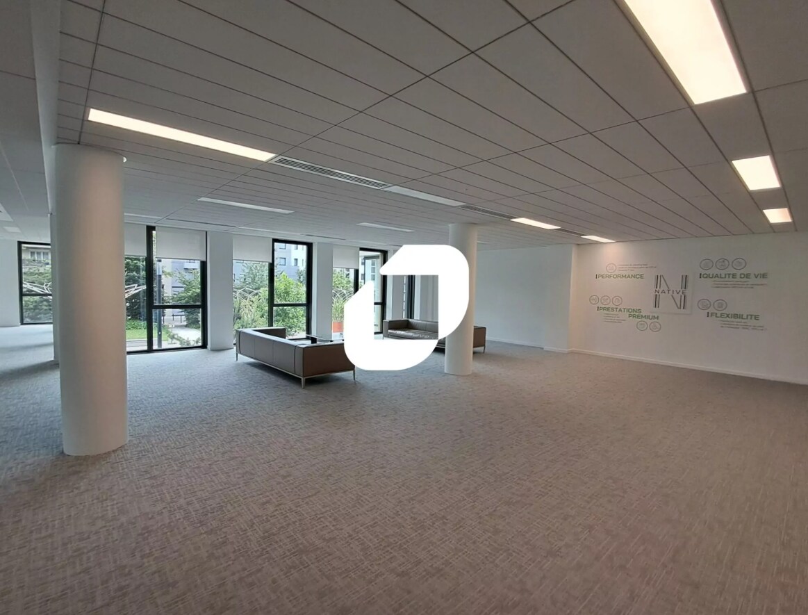 2 Avenue De La Gare, Montigny-le-Bretonneux to rent Interior Photo- Image 1 of 6