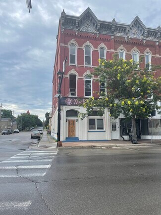 More details for 198 King St W, Prescott, ON - Retail to Rent