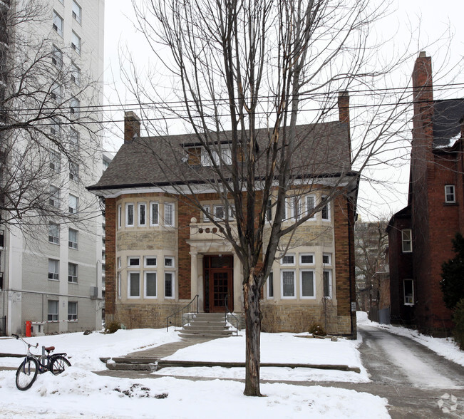 483 Huron St, Toronto, ON for rent - Primary Photo - Image 1 of 3