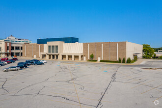 2500 N Mayfair Rd, Wauwatosa, WI for sale Building Photo- Image 1 of 1