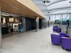 Almondvale Ave, Livingston to rent Interior Photo- Image 2 of 2