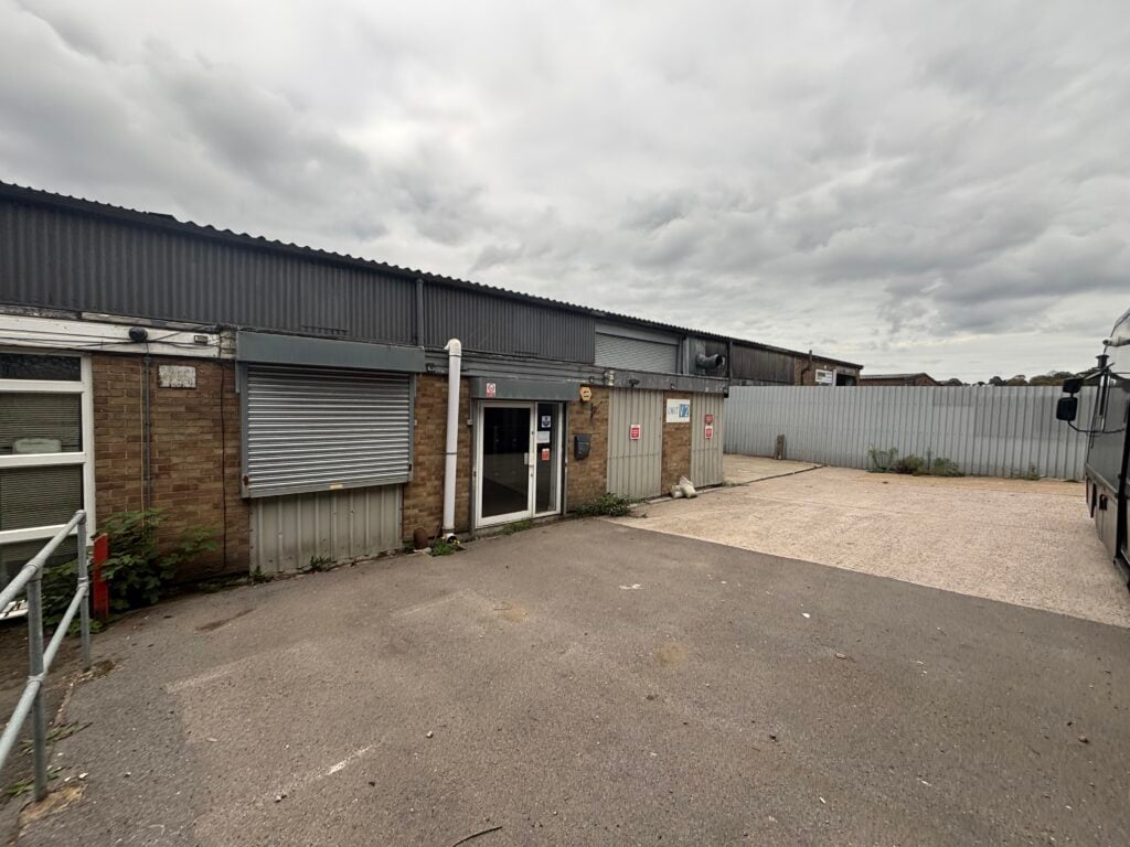 Hazel Rd, Southampton to rent Building Photo- Image 1 of 6