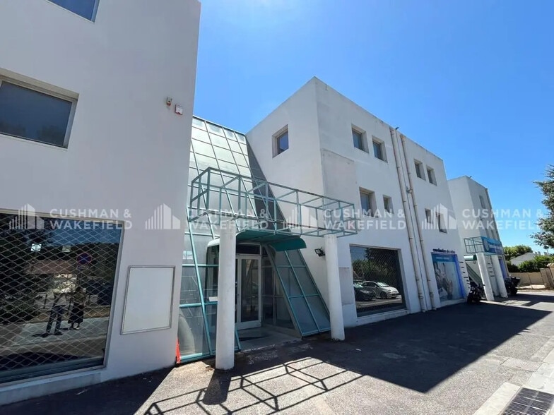 1645 Route De La Légion, Aubagne to rent - Building Photo - Image 2 of 9