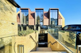 120 Cockfosters Rd, Barnet to rent Building Photo- Image 1 of 4