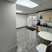 290A Stanton Rd, Burton On Trent to rent Interior Photo- Image 2 of 2