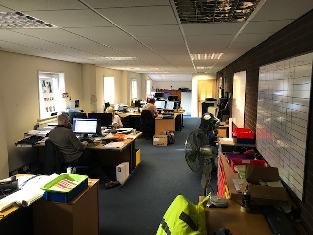 Unit 1 Stancliff St, Blackburn to rent - Interior Photo - Image 2 of 5