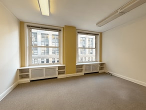 77 W Washington St, Chicago, IL to rent Interior Photo- Image 1 of 5