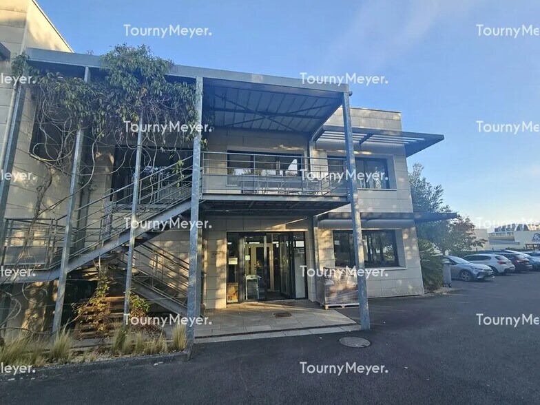 Retail in Cesson-Sévigné for sale - Primary Photo - Image 1 of 4