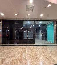 Retail in Madrid, Madrid to rent Interior Photo- Image 1 of 6