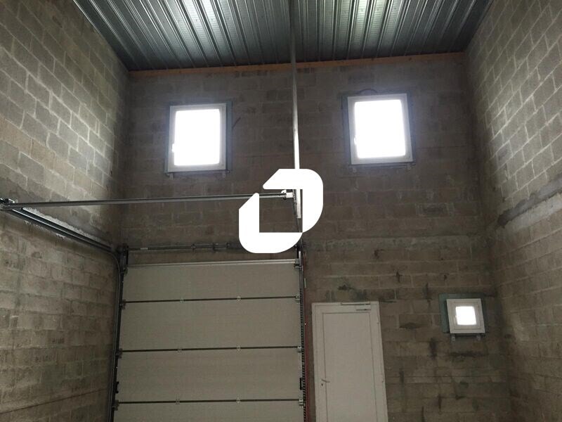 Light Industrial in Saint-Soupplets to rent Interior Photo- Image 1 of 2