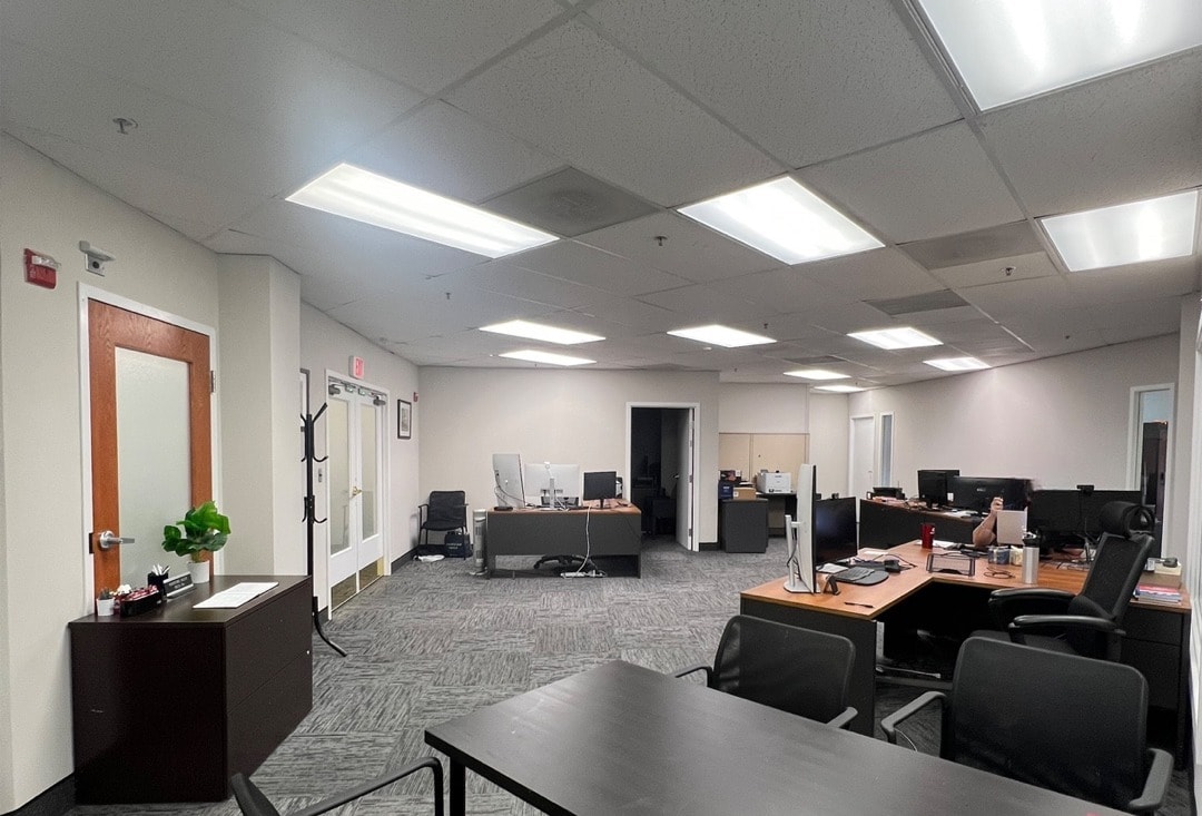 1952 Gallows Rd, Vienna, VA to rent Interior Photo- Image 1 of 4