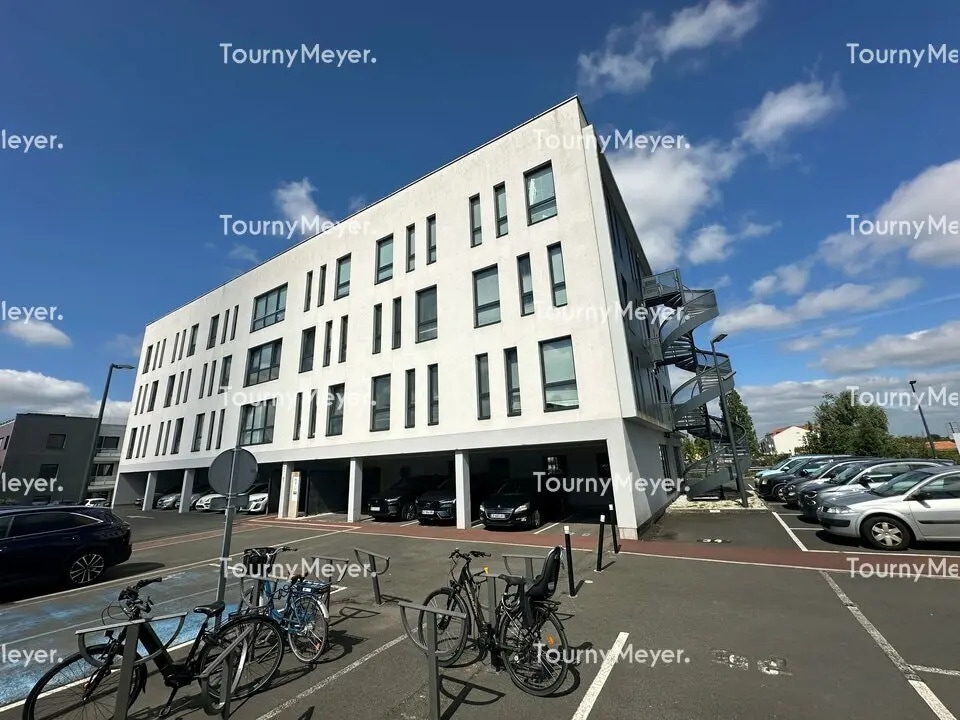 Location Bureaux 330 m² - Photo 1