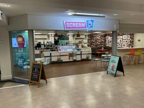 Lifton Place Place, Leeds to rent Interior Photo- Image 2 of 5